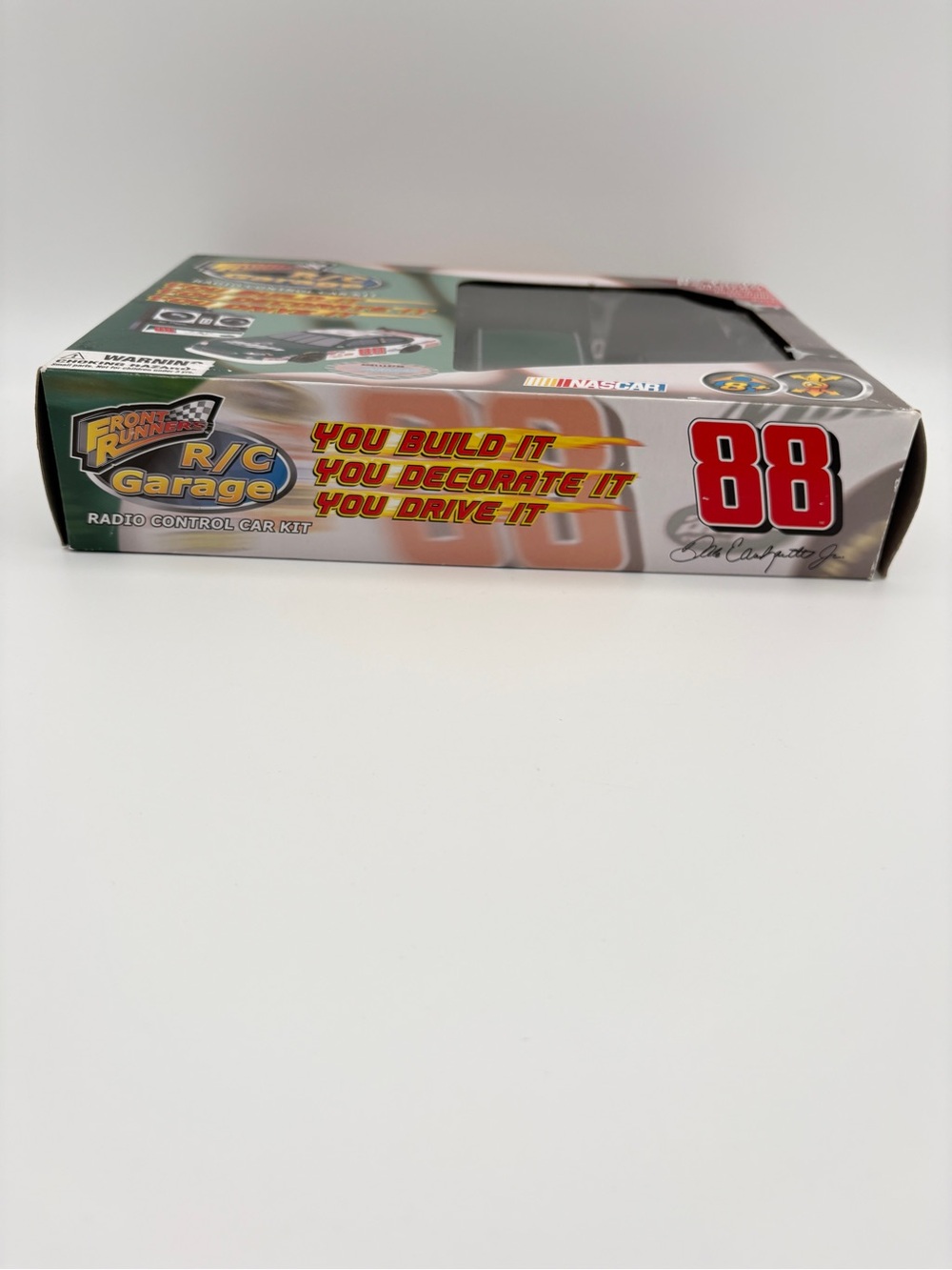 Front Runners R/C Garage Radio Control Car Kit You Build It NASCAR #88 Earnhardt - Picture 7 of 13